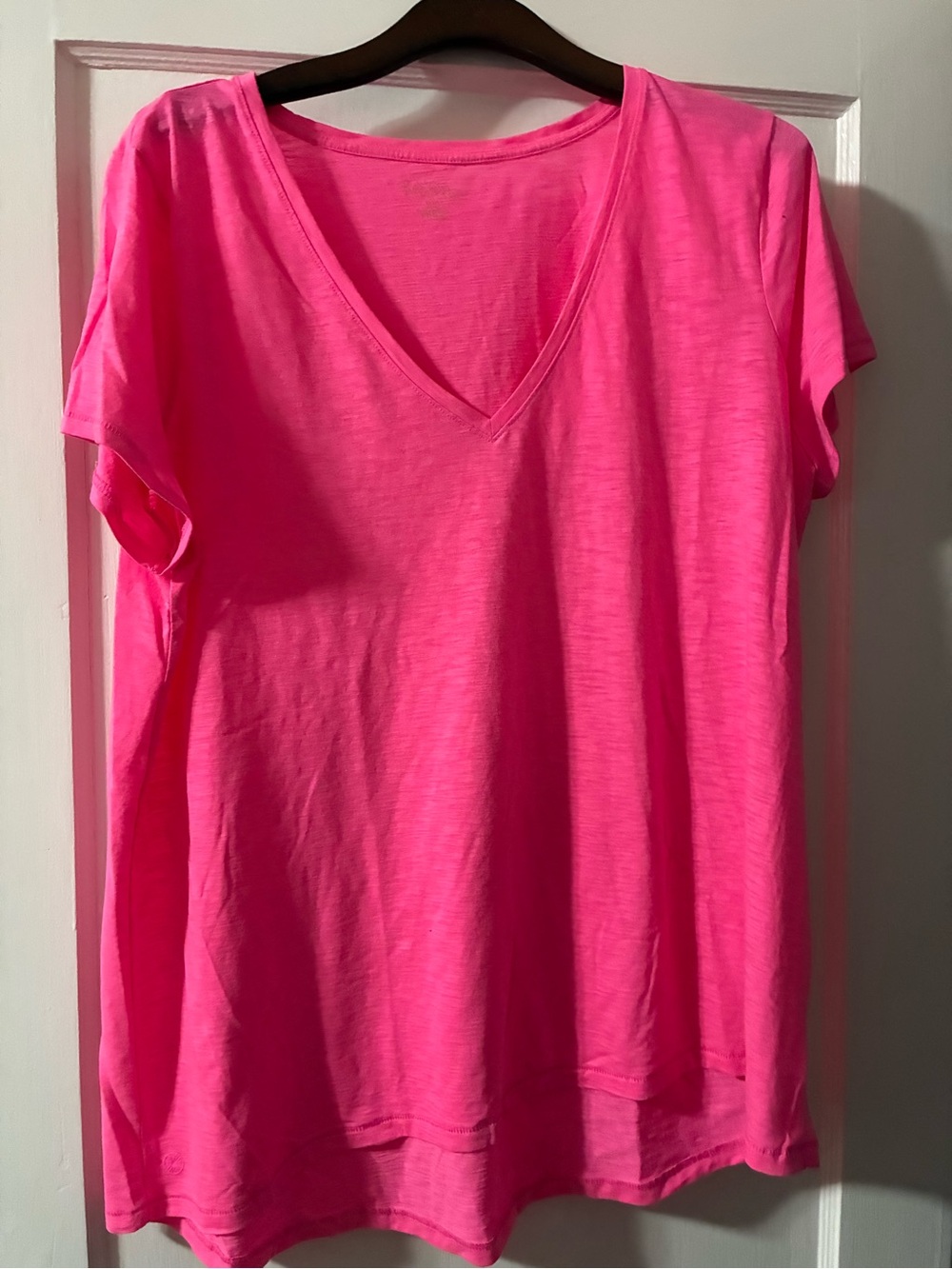 Women's Lilly Pulitzer V-Neck Short Sleeve Top - Hot Pink